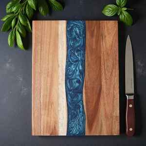 Tablas de Cortar de Madera de Resina Premium Hechas a Mano con Madera de Acacia y Madera de Mango con un Diseño de Resina Duradero y Seguro para Alimentos - Product Image 5