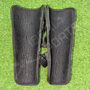 IBERIA Vente en gros de protège-tibias de hockey sur roulettes en fibre de carbone personnalisés |   Léger, protection à fort impact et performances durables. - Product Image 5