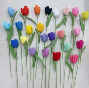 Venta al por mayor de fábrica: Productos terminados de tulipanes de pétalos de flores de ganchillo creativos, ramos de flores tejidos a mano puros. - Product Image 1