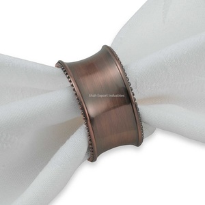 Anneaux de serviette en métal de forme carrée or fini pour les fêtes de mariage décor de table porte-serviettes faits à la main - Product Image 4