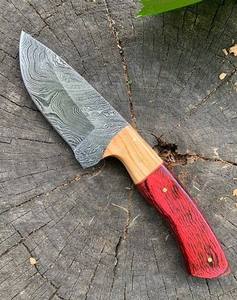 Couteaux d'extérieur à lame en acier damas faits à la main avec manche en bois d'olivier personnalisable OEM pour la chasse au camping Skinner. - Product Image 5