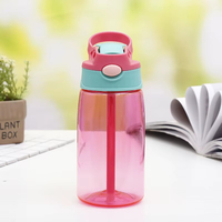 Botella de agua con pajita para niños de 16 oz, a prueba de fugas, portátil, taza de plástico para estudiantes, venta al por mayor