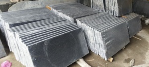 Homenajeando a los recuerdos con la eterna elegancia del granito negro absoluto. - Product Image 5