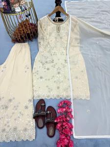 Presentación de ropa de fiesta de nuevo diseñador de calidad superior Faux Georgette Heavy bordado secuencia trabajo Top y Palazzo con Dupatta - Product Image 2