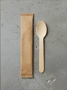 Cuchara Desechable Biodegradable de Madera de Magnolia Conifera Ligera y Ecológica de 6.3 Pulgadas, Precio de Fábrica KEGO Vietnam, Envuelta en Papel Kraft - Product Image 4