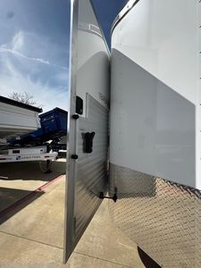 2025 Sundowner Cargo 20X8 ENCLOSE <b>TRAILER</b> Gallery - Product Image 2