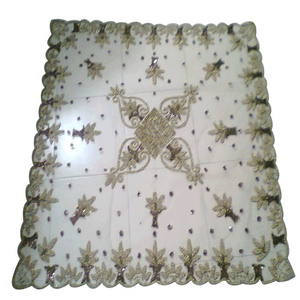 Organza de mariage à motif géométrique de haute qualité et chemin de table brodé à la main en filet Offre Spéciale salle à manger et maison élégantes - Product Image 1
