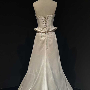 Vestido de Novia Moderno y Elegante NT56 con Perlas, Lazo, Satén, Cola de Sirena, Encaje, Flores y Cristales para Mujer - Product Image 6