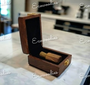 Boîte de paquet de parfum élégante de qualité supérieure Boîte d'emballage de parfum en bois naturel rectangulaire pour cadeau - Product Image 3