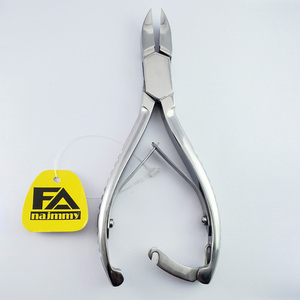 Pinces à ongles à cuticules de qualité supérieure Double ressort de verrouillage arrière (lame concave) en acier inoxydable approuvé CE et ISO - Product Image 4