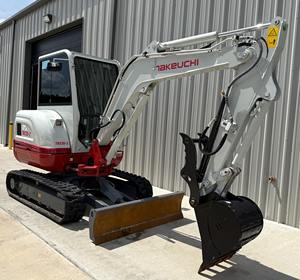 Excavatrice utilisée de TB235-2 de Takeuchi de qualité mini mini avec le seau 0.1M3 à vendre - Product Image 1