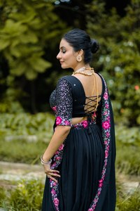Hermosa Georgette Lehenga Choli adornada con lentejuelas y bordado delicado - Product Image 4