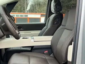 Fourgonnette Ang Mi Ga AWD 2024 L l Ll Xl avec batterie au lithium, pneus R18 et sièges en cuir, toit ouvrant panoramique et barre de toit en alliage d'aluminium - Product Image 3