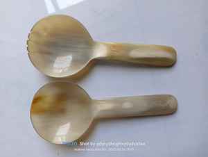 Cucharas de servicio de ensalada de cuerno de búfalo hechas a medida hechas de cuerno natural ideal para tiendas de decoración del hogar para reventa - Product Image 2