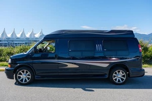 Camioneta GMC Savana G2500 Presidencial Convertida, Año 2010 - Product Image 4