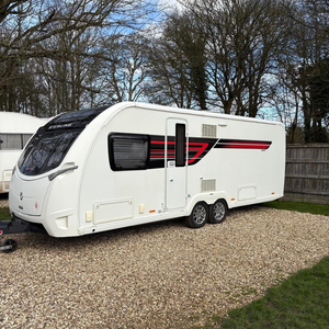 Caravanes de luxe, motorhomes tout-terrain, maisons mobiles, caravanes de voyage, camping-cars pour la famille. - Product Image 1