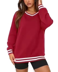 Sweat à capuche marron foncé uni à col en V pour femme, manches longues, en coton, coupe ample, broderie frontale, streetwear, personnalisable OEM, décontracté - Product Image 3