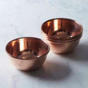 Bol de service en cuivre poli avec un savoir-faire artisanal créant une beauté intemporelle pour les occasions festives ou les repas élégants - Product Image 5