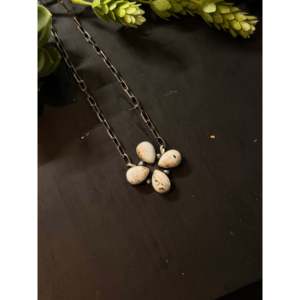 Collier Myra Bennaly en argent sterling avec motif floral, maillons classiques ethniques, orné de buffles blancs et de diamants, idéal pour un cadeau - Product Image 2