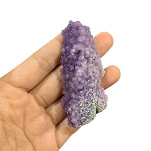 Petit spécimen d'agate de raisin naturelle, agate de raisin botryoïdale brute violette, grappe de cristaux minéraux pour collection et décoration - Product Image 5
