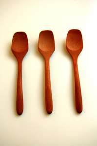 Louche en bois artisanale, finition lisse, durable, manche long, résistante à la chaleur, ustensile de cuisine naturel pour cuisiner et servir - Product Image 3