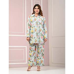 Conjunto de Dos Piezas de Algodón Estampado Azul Pastel para Mujer, Talla XS/XSs, Atuendo de Verano, Top y Pantalones Cortos con Decoración de Botones - Product Image 1