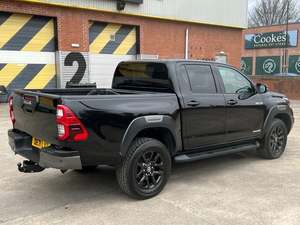 Toyota HiLux 2.8D-4D Invincible X AT35 (204 CV) (Euro 6dT-E) 2021 / Toyota Hi-Lux 2.4D-4D Invincible X (150 CV) (Euro 6dT-E) 3.2t 2019 - Product Image 5