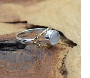 Elegante anillo de Plata de Ley 925 con piedra lunar de arcoíris blanco, joyería de piedras preciosas de latón de estilo bohemio con ajuste de bisel para mujer - Product Image 4