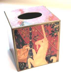 กล่องทิชชู่ทำจากไม้ทรงสี่เหลี่ยมพร้อมก้นเลื่อนกันลื่นงานฝีมือทำจากเรซินสำหรับใช้ในบ้าน - Product Image 1