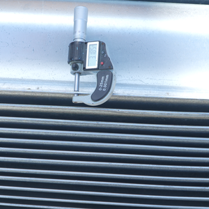 Barrière de sécurité routière en W pour autoroute, en acier Q235/Q355 galvanisé à chaud, de qualité ingénierie, réfléchissante - Product Image 5