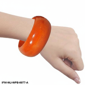 Bracelet en bois orange épais, peint à la main, bracelet audacieux, bijoux en bois vibrant, grand bracelet pour femmes - Product Image 4