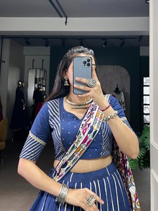 Nouveau travail de tissage lourd pur Chanderi Zari avec la collection Navratri de retouche de dentelle de conception en relief - Product Image 6