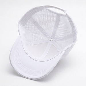 Gorra de Béisbol Blanca de Malla con 6 Paneles, Visera Curva, Logotipo Personalizado, Patrón de Letras, Ideal para Golf, Viajes, Actividades al Aire Libre, Transpirable y Ligera - Product Image 5