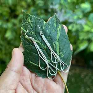 Pendientes largos de plata en plata de ley 925, joyería hecha a mano lisa, regalo perfecto para su cumpleaños - Product Image 4