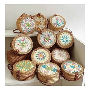 Sac en rotin avec incrustation de coquillages ronds - Product Image 6