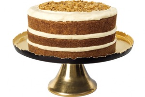 แท่นวางเค้กโลหะตกแต่งสีทองหรูหราผสมผสานกันอย่างลงตัวระหว่างเสน่ห์และความซับซ้อนสำหรับทุกโอกาส - Product Image 5