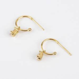 Boucles d'oreilles clous en argent sterling 925 plaqué or avec zircon cubique, design occidental fait main, tendance, en forme de cœur, pour fête et anniversaire - Product Image 4