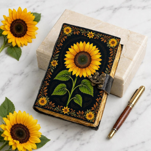 Diario de cuero hecho a mano Sunflower, Grimoire amarillo, Libro de las Sombras con borde deshilachado y cerradura antigua, Regalo para escritura y viajes - Product Image 5