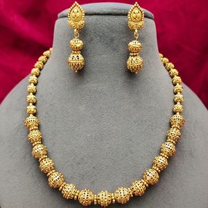 Collier traditionnel plaqué or de qualité supérieure avec boucles d'oreilles pour femmes Bijoux de créateur pour la collection de vêtements de mariage - Product Image 1