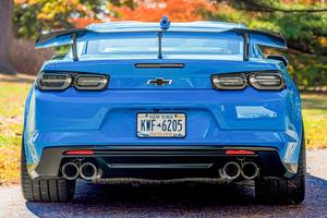 Chevrolet Camaro ZL1 Coupé d'occasion propre, modèle 2022 - Product Image 2