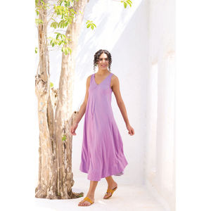 Robe longue en twill Kokum - Robe débardeur unie à volants floraux pour les journées de loisirs et les célébrations - Product Image 5