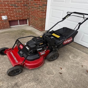 Tondeuse à gazon Toro Turbmaster HD 30, 420cc, 2 temps, rotative, pour l'entretien des pelouses - Product Image 1