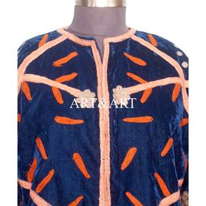 Veste matelassée en coton régulier, brodée de motifs floraux Suzani en velours de luxe, pour femmes, fabriquée à la main, style bohème chic, écologique, séchage rapide, haute qualité - Product Image 3