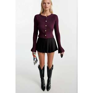 Volan Kol Gold Dugmeli Bisiklet Yaka Bluz - Bordo - Bordo - Product Image 2