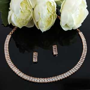 Indian CZ Joyería Fabricación Diseñador Pendiente Moda Cristal Nupcial Boda Joyería Cuelga Pendiente Joyería India, Oro - Product Image 2