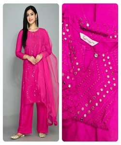 Ensemble haut Dupatta et pantalon en soie à usage quotidien moderne Travail de diamant chic et embellissements de perles Réception élégante Porter Dupattas - Product Image 5