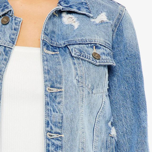 Vestes courtes en denim délavé tendance européennes et américaines, coupe ajustée, veste bleue tendance pour femmes, denim brut avec trous bleus - Product Image 5