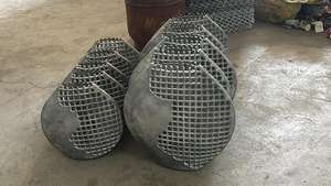 Élégant vase en métal doré pour décoration intérieure en plusieurs designs et finitions et tailles et motifs en aluminium pour décoration de fête - Product Image 6