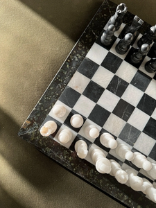 Caja de Almacenamiento de Mármol para Juego de Ajedrez |   Tablero de Ajedrez de Piedra Blanco y Negro Hecho a Mano |   Juego de estrategia clásico para adultos y niños |   Ángel del Hogar - Product Image 5