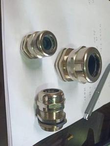 Juego de protección de conductos eléctricos, sellos y adaptadores de contratuercas para sistemas de prensaestopas industriales y paneles OEM - Product Image 2